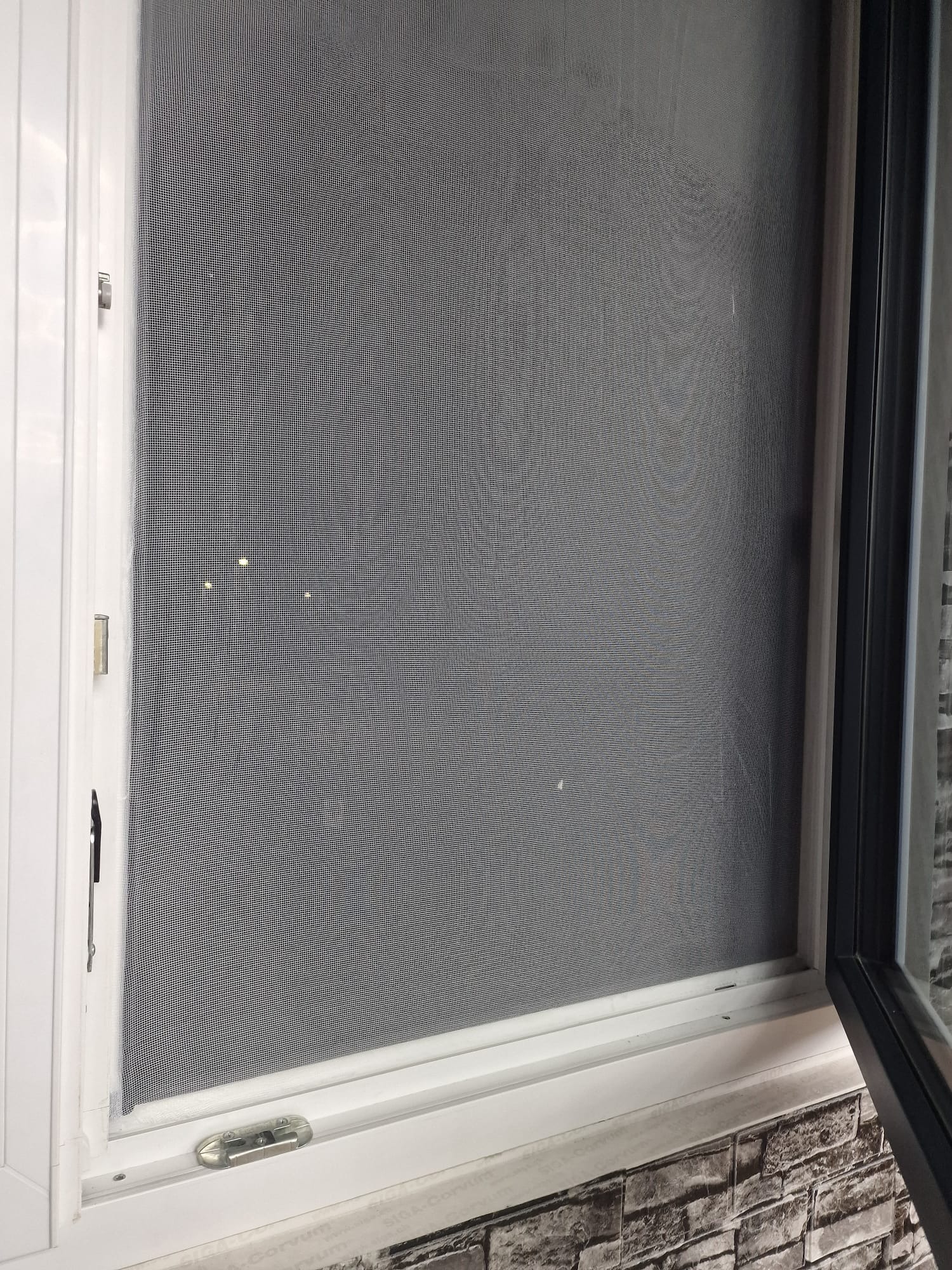 Insektengitter und Klimaanlage